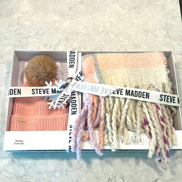 Steve Madden Beanie and Scarf Set - Picture 1 of 5